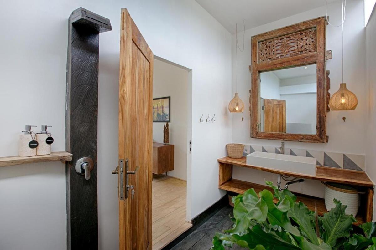 Spacious 7br Amaya & Gaia-umalas Villa Seminyak (Bali)